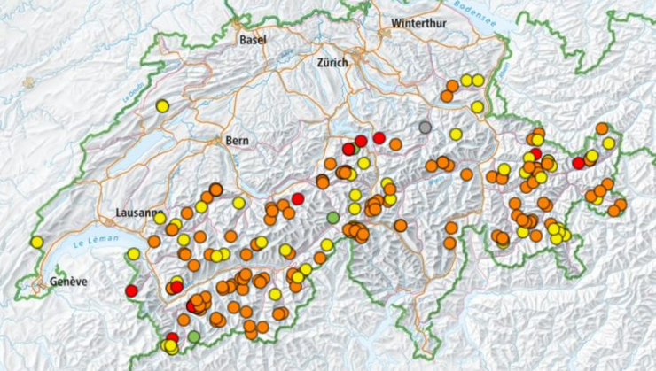 Swiss Avalanche deaths and reported avalanches