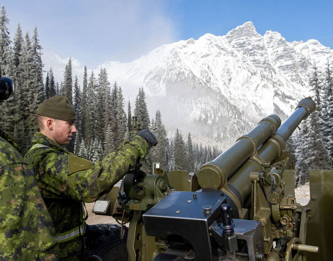 Avalanche bombing in Rogers Pass. November 22, 2019. MCpl PJ Letourneau/Canadian Forces